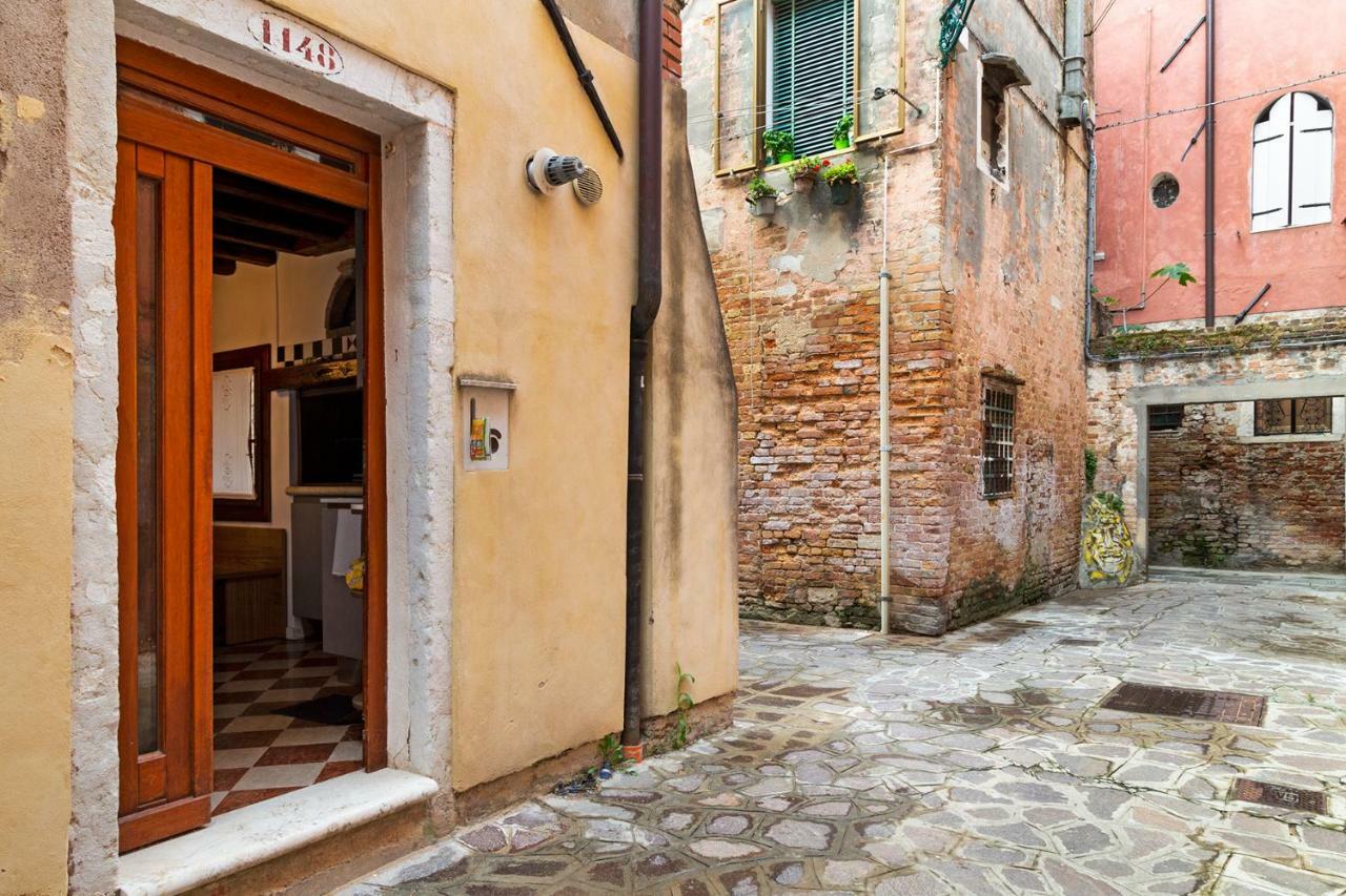 Antico Caminetto Alla Biennale Veneza Exterior foto